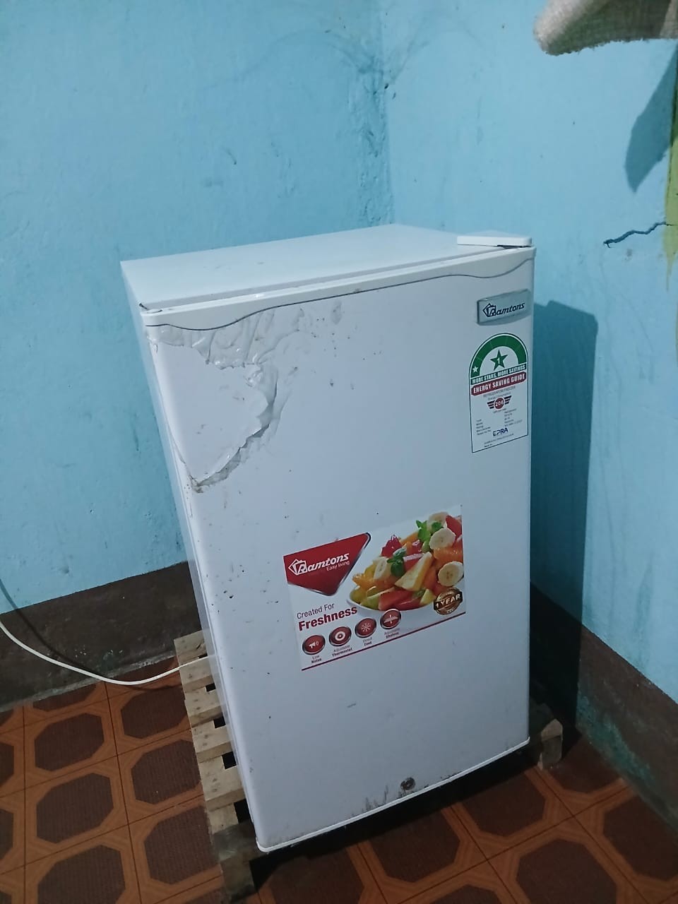 Ramtons Single Door Fridge 90 Litres